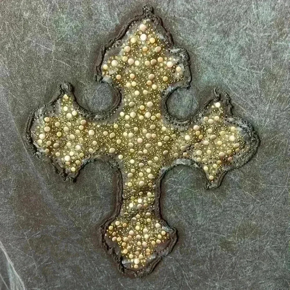 Maurices Cap Sleeve Rhinestone & Stud Cross Top Size Medium - Picture 5 of 10